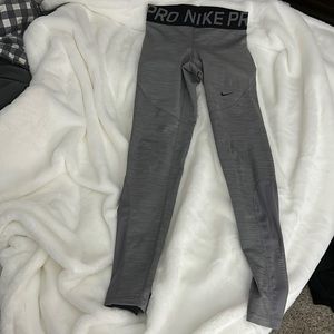 Women’s grey nike leggings